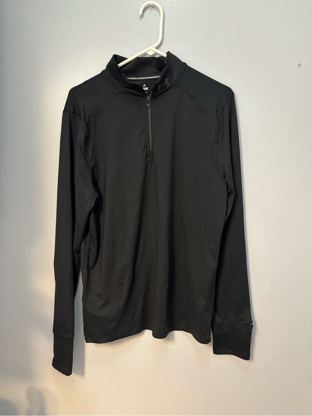 Under Armour Black Quarter Zip Performance Running Top Media Pocket Sz M. NWOT
